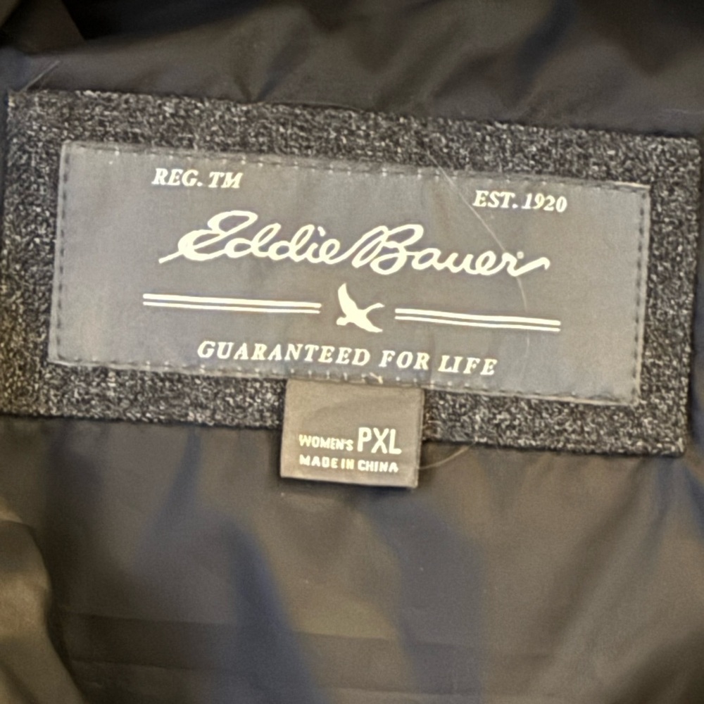 Women’s Eddie Bauer down coat with fur trim hood. - Picture 9 of 9